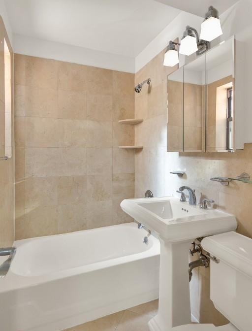 E 25th St #3C - Photo 7 of 9