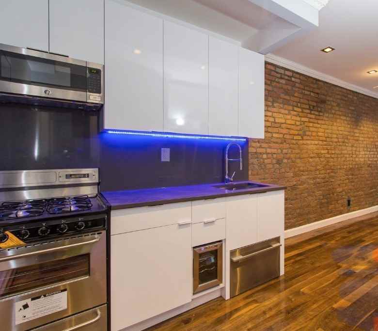 E 11th St #2A - Photo 5 of 7