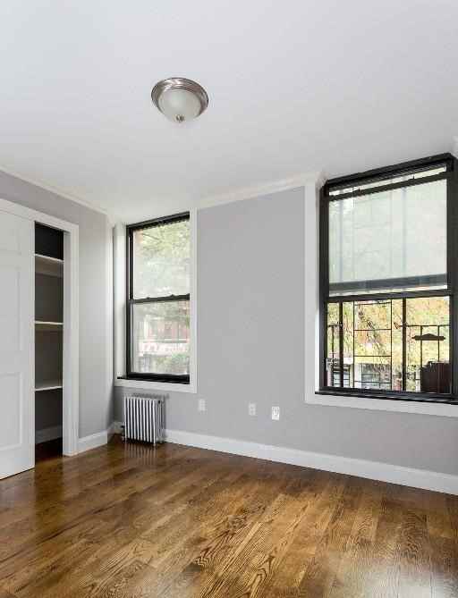 E 10th St #6 - Photo 4 of 7