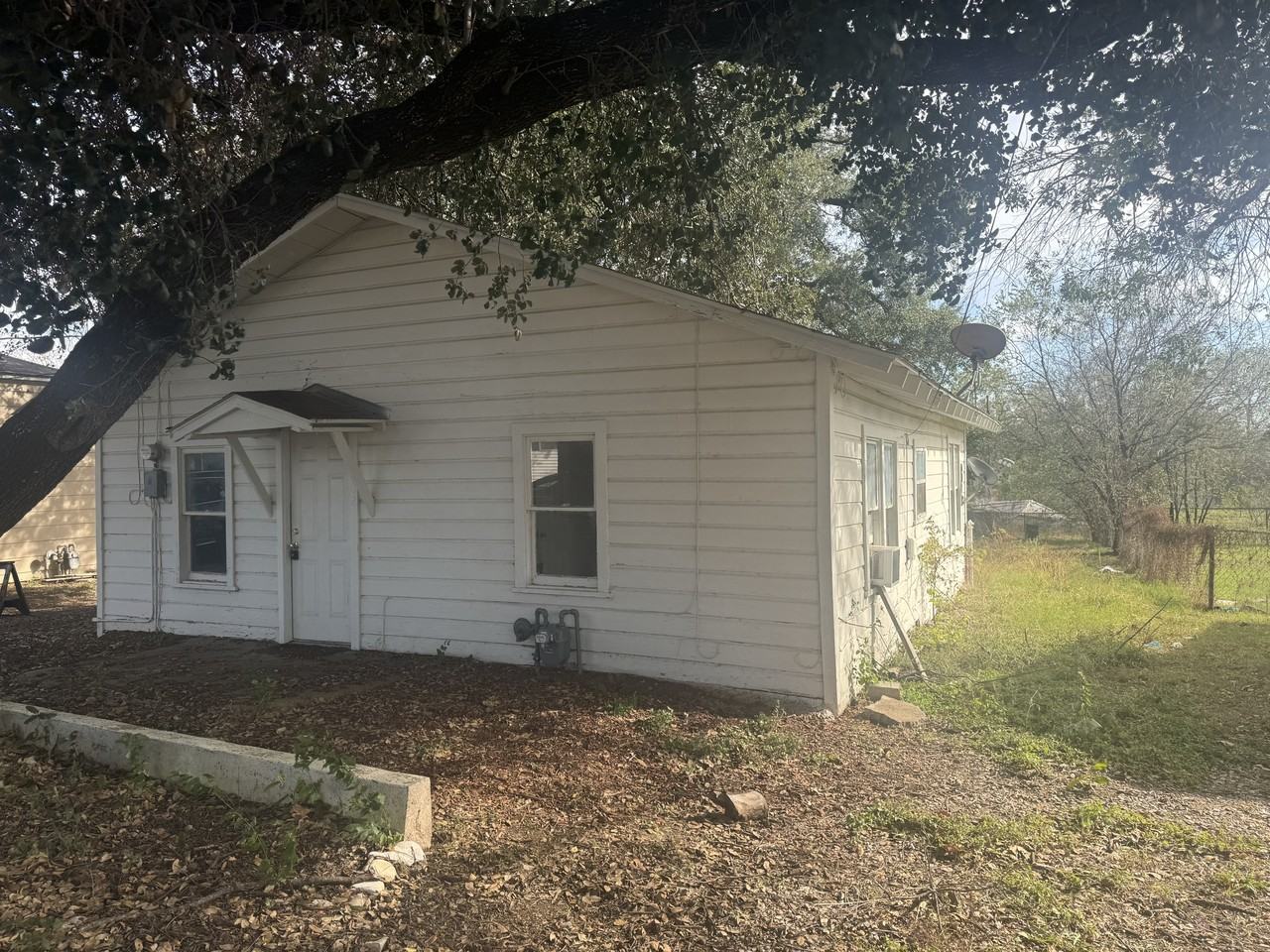 1002 E Pearl St #1 - Photo 4 of 9