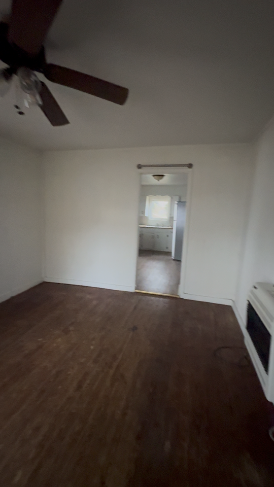 1002 E Pearl St #1 - Photo 7 of 9