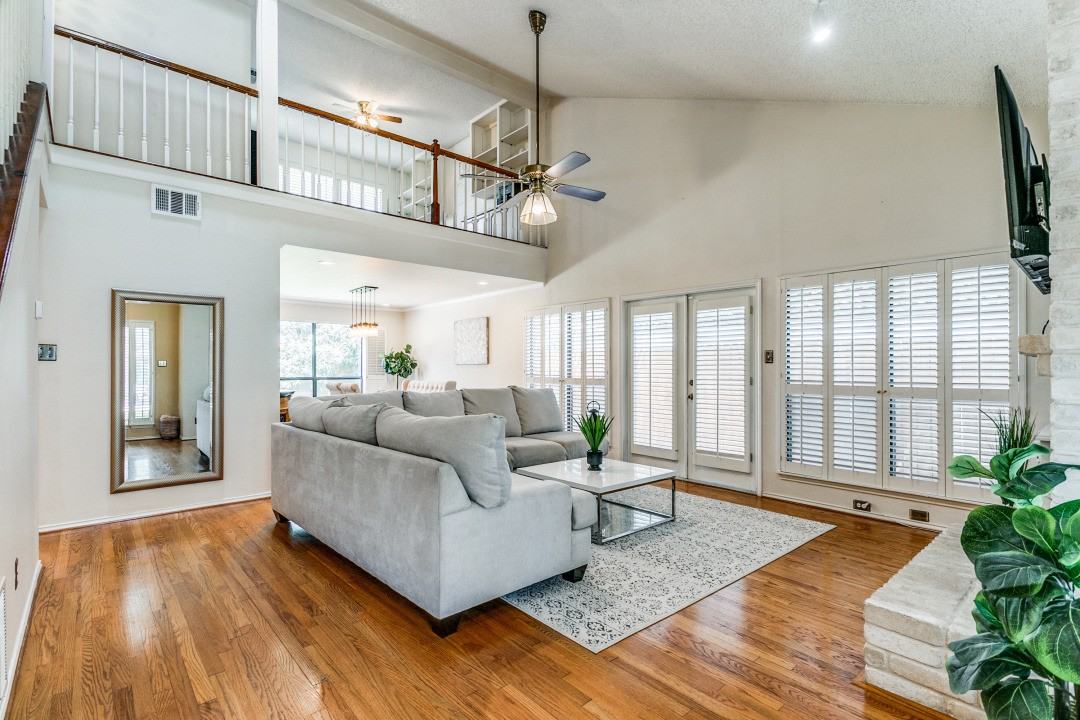 1107 River Vis W #1 - Photo 2 of 8