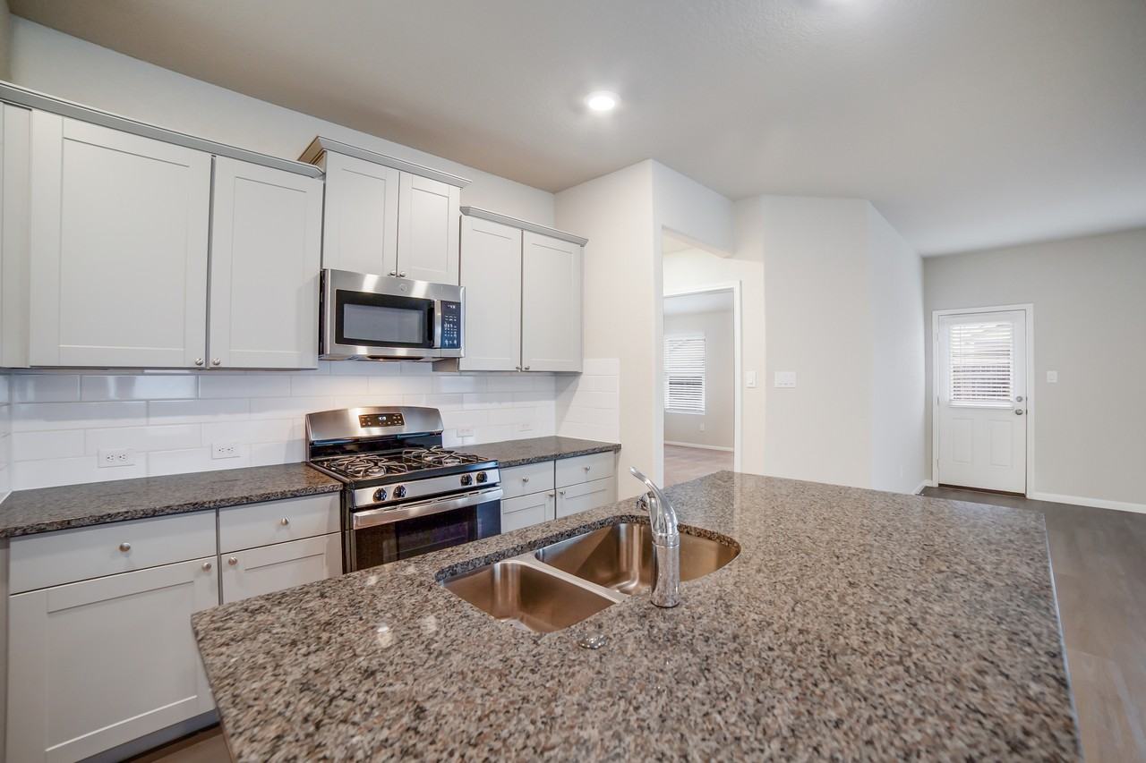 10527 Margarita Loop #1 - Photo 5 of 10