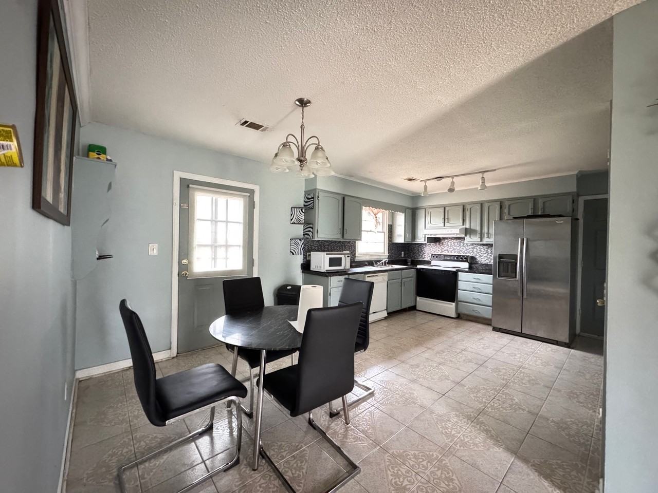 8027 Country Oaks Rd #1 - Photo 4 of 16