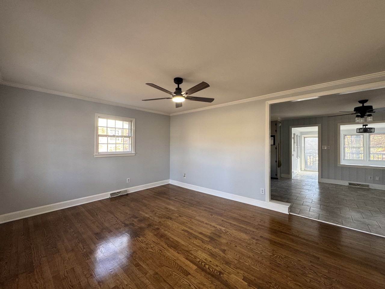 1115 Grovewood Dr #1 - Photo 4 of 26