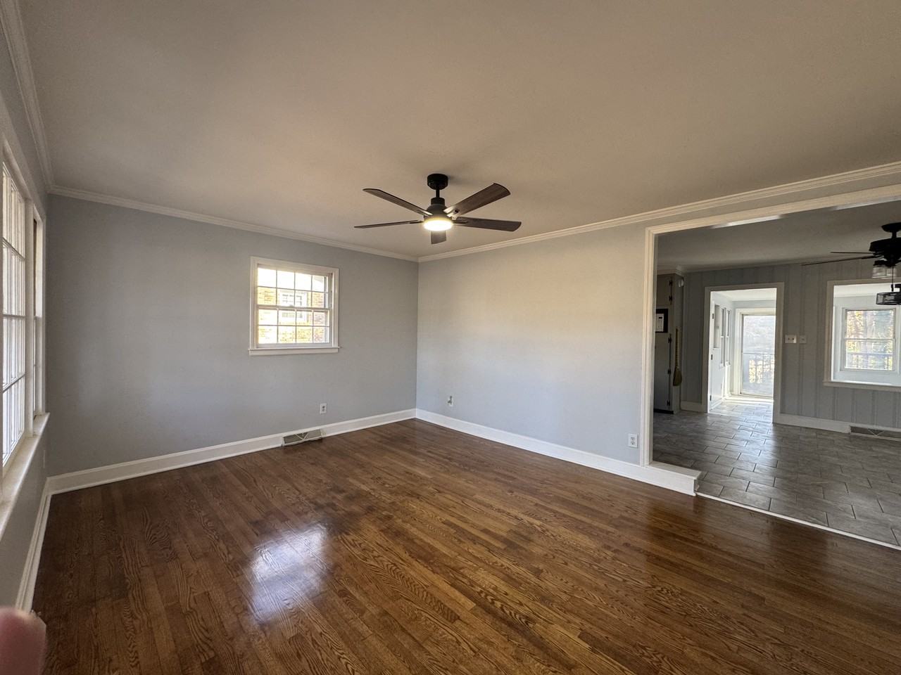 1115 Grovewood Dr #1 - Photo 5 of 26