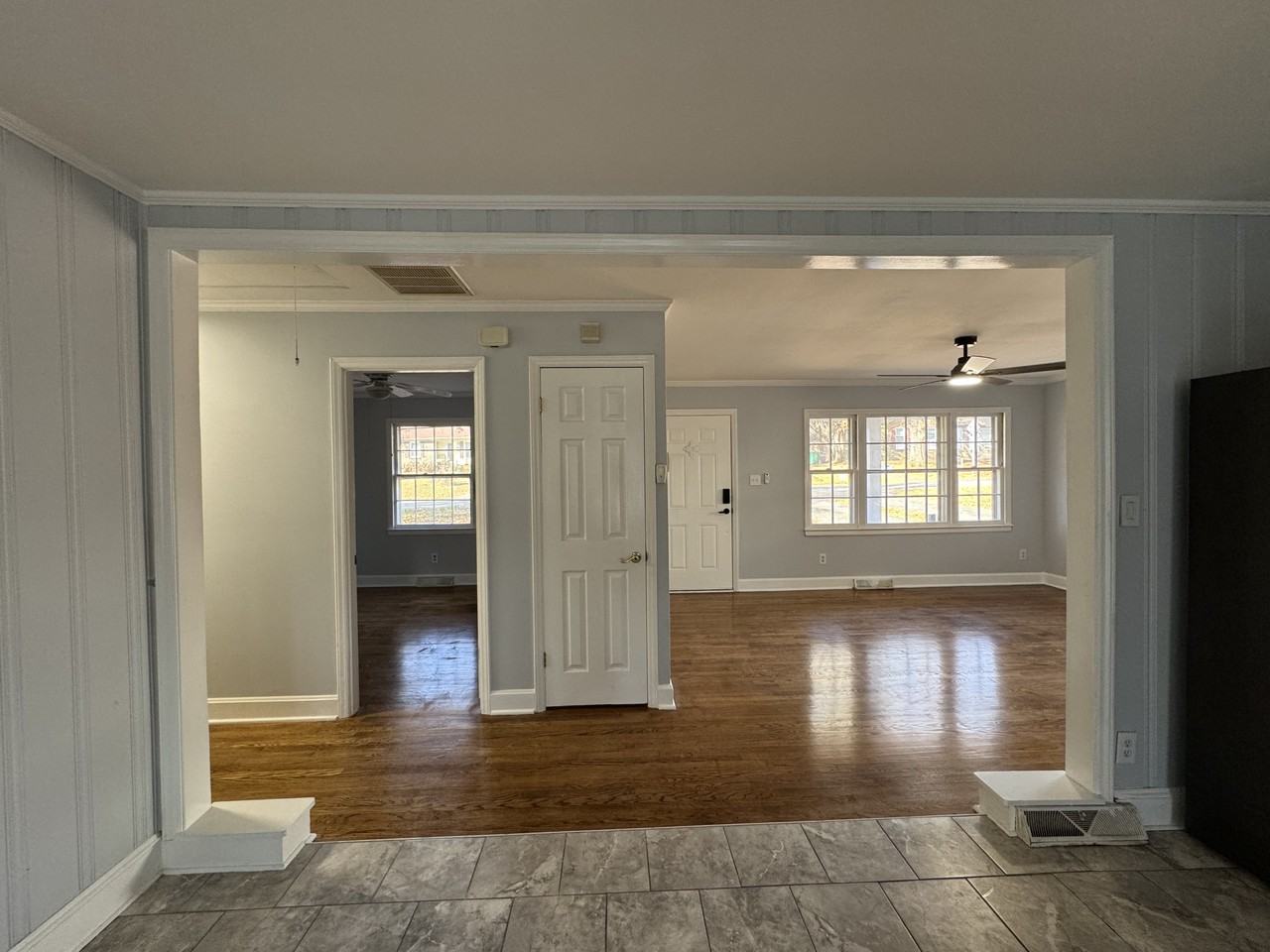 1115 Grovewood Dr #1 - Photo 6 of 26