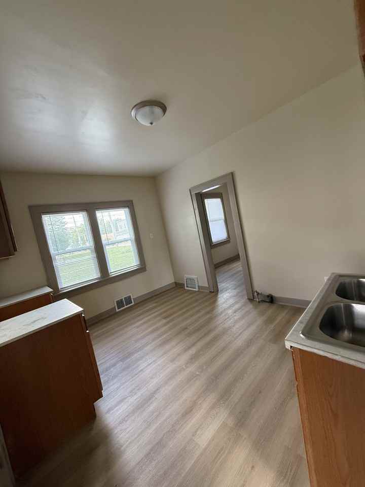 423 Marion Ave #1 - Photo 2 of 2