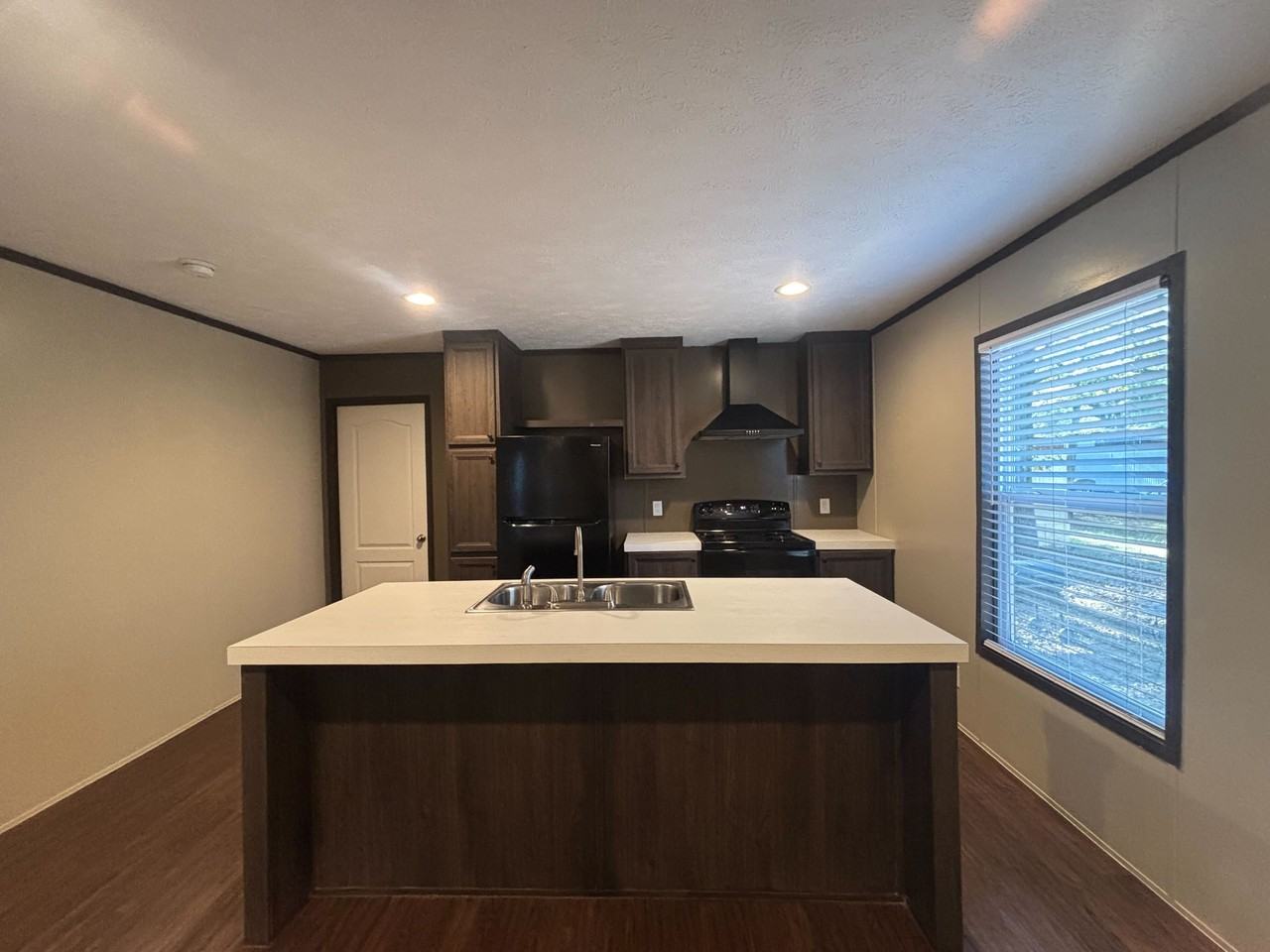 606 Eloise St - Photo 5 of 25