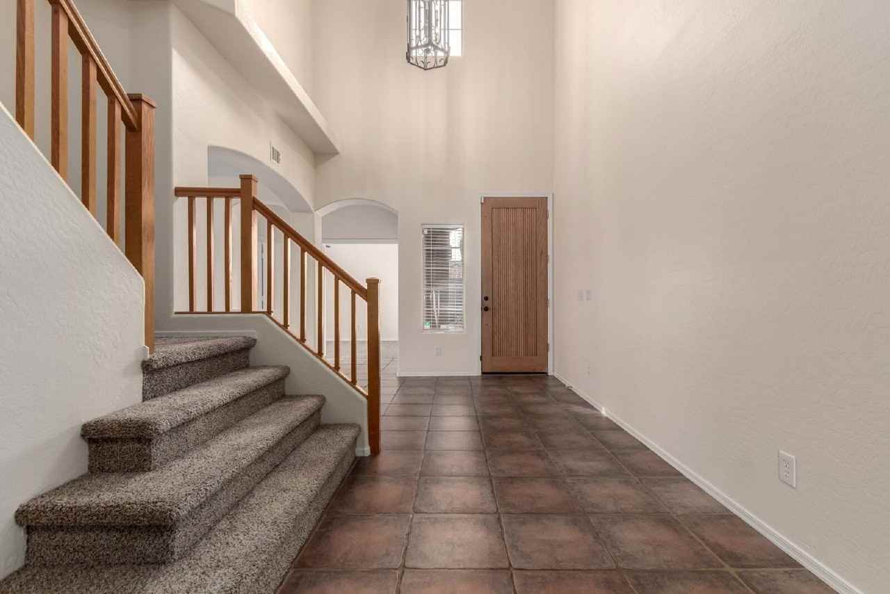 4618 E Brilliant Sky Dr - Photo 5 of 47