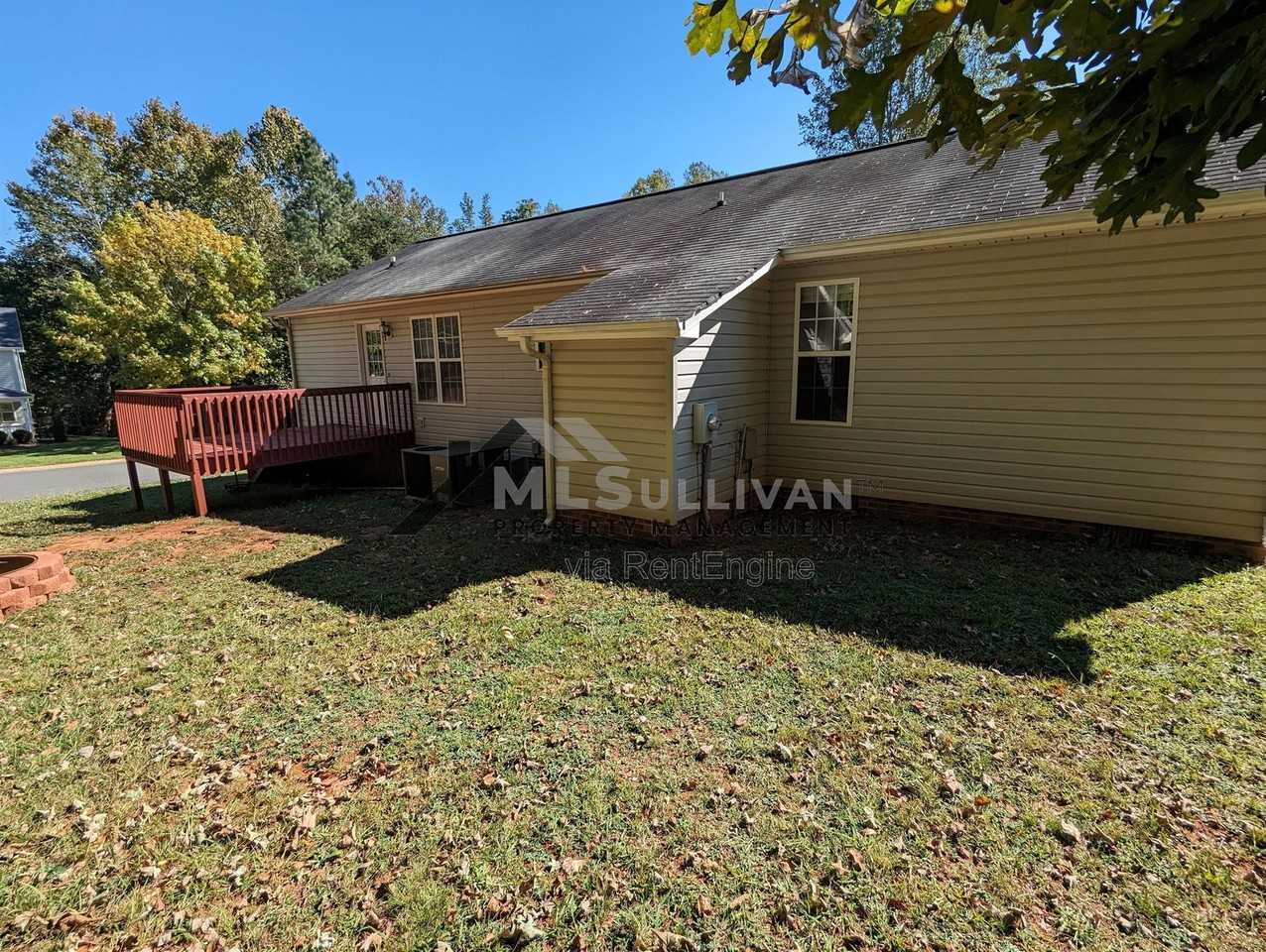 200 Belle Ct - Photo 2 of 16