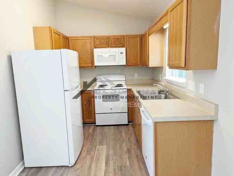 200 Belle Ct - Photo 4 of 16