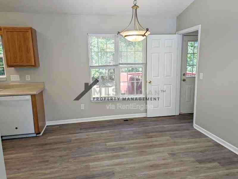 200 Belle Ct - Photo 5 of 16