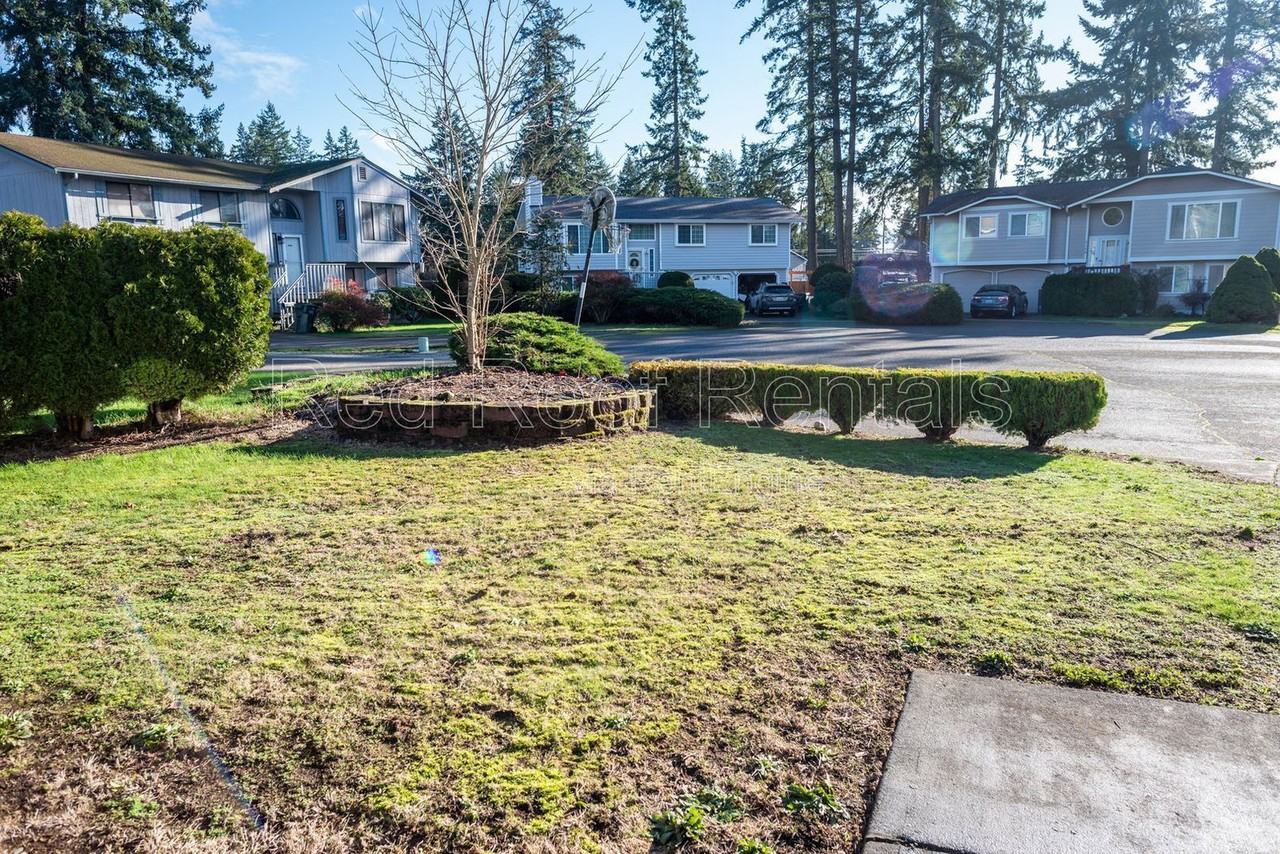 2107 167th Street Ct E - Photo 6 of 37