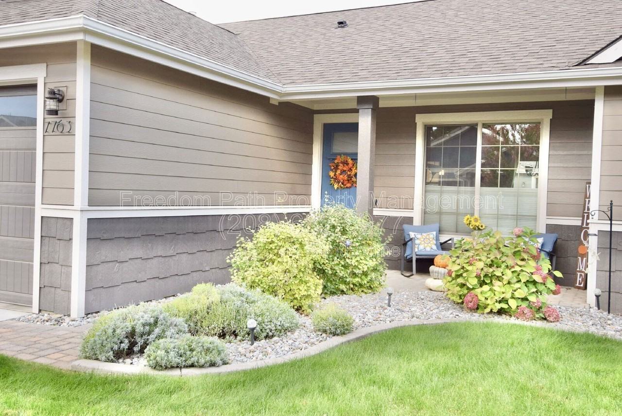 7763 N Hibiscus Ln - Photo 2 of 23