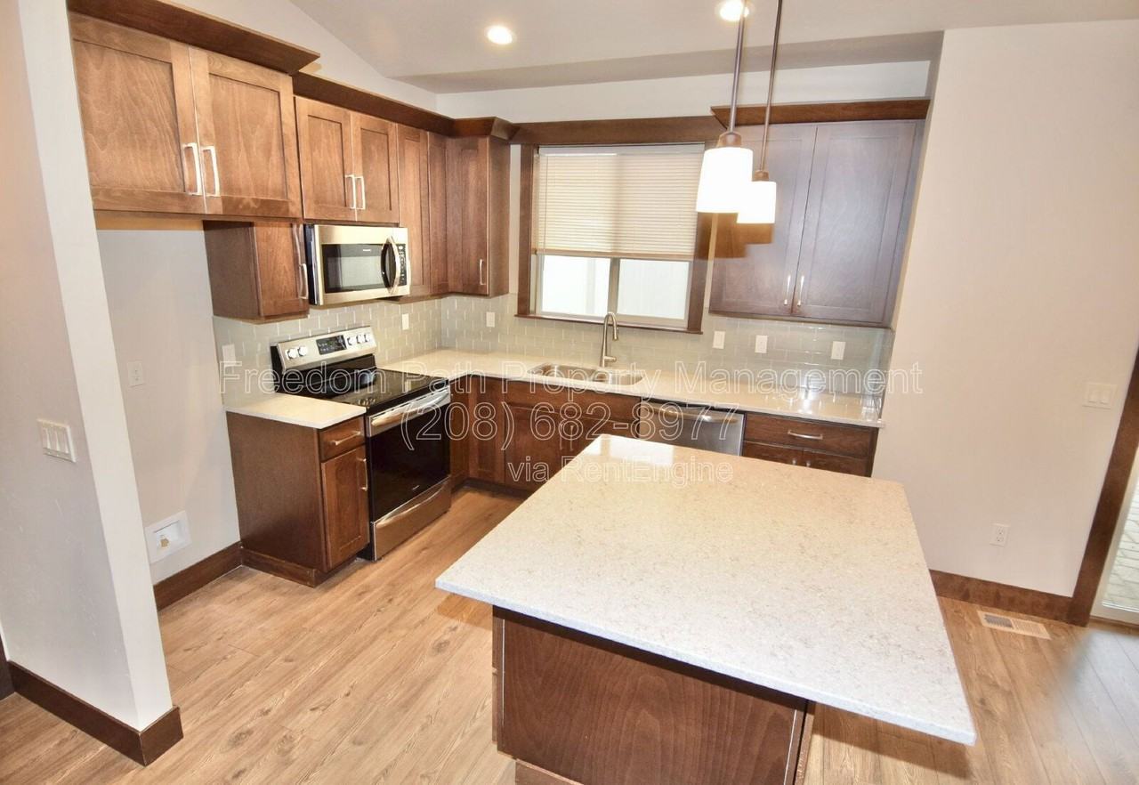 7763 N Hibiscus Ln - Photo 4 of 23