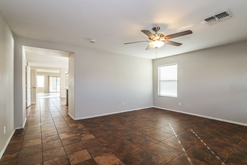 7123 S 31st Dr - Photo 4 of 16