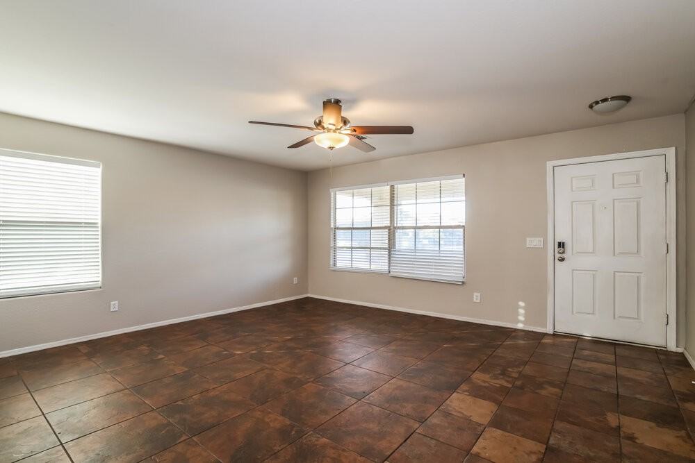 7123 S 31st Dr - Photo 5 of 16