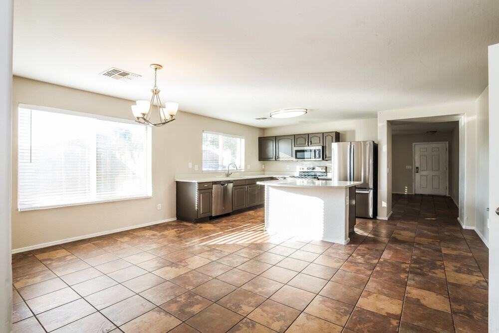 7123 S 31st Dr - Photo 6 of 16