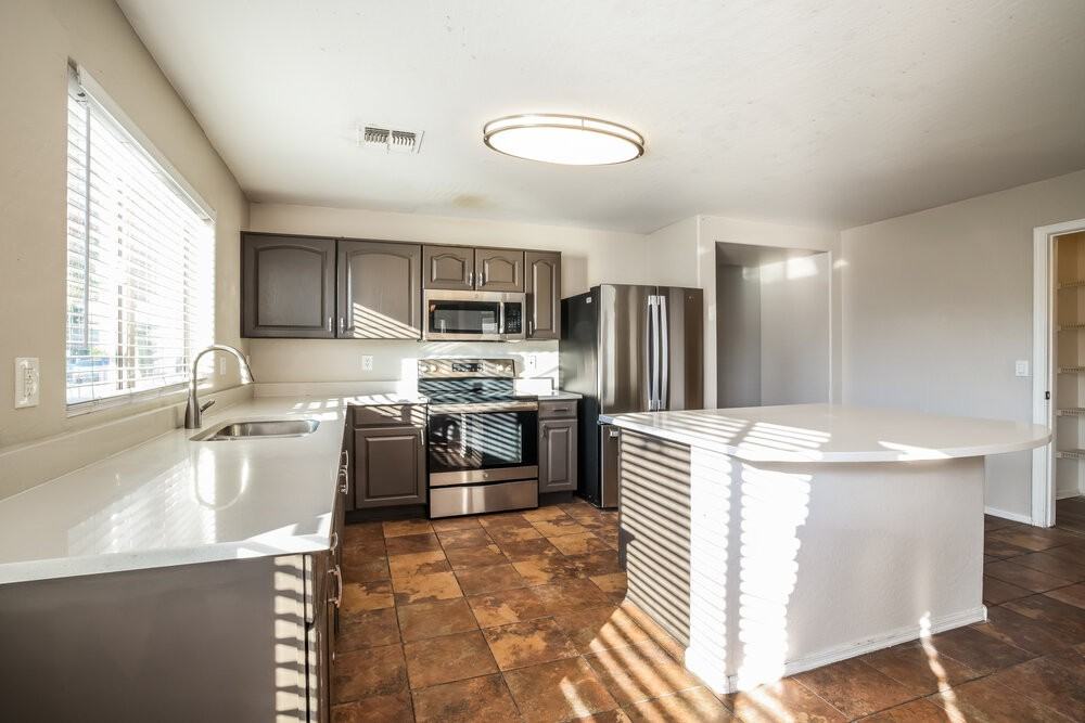 7123 S 31st Dr - Photo 7 of 16