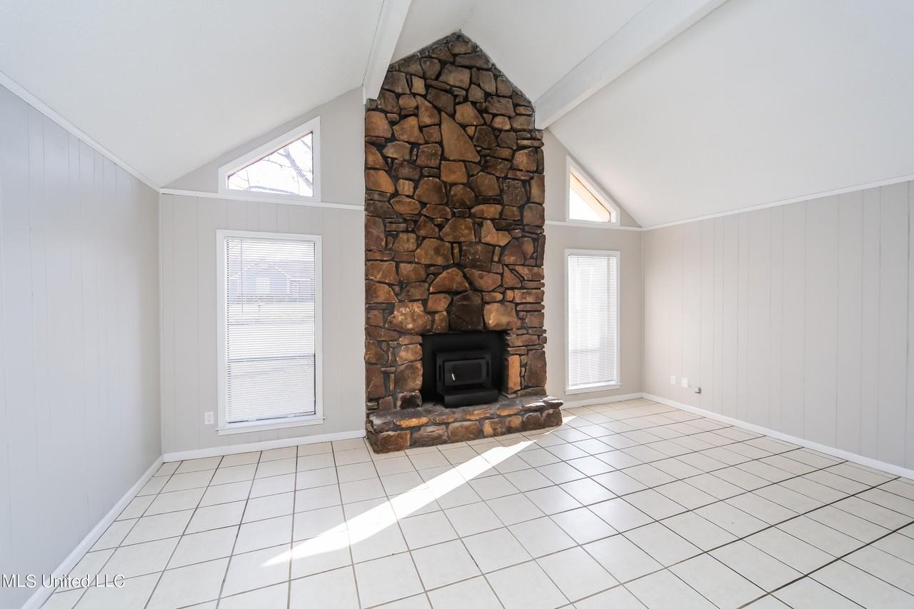 1876 Rapier Dr - Photo 2 of 15