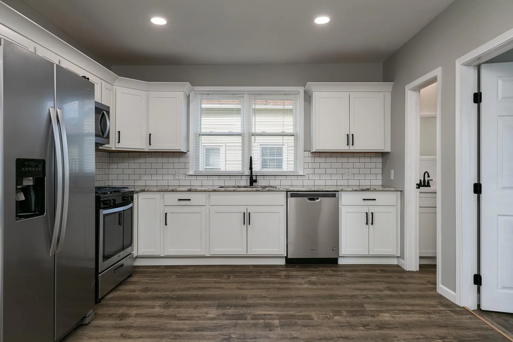 318 Bronson St #101 - Photo 5 of 20