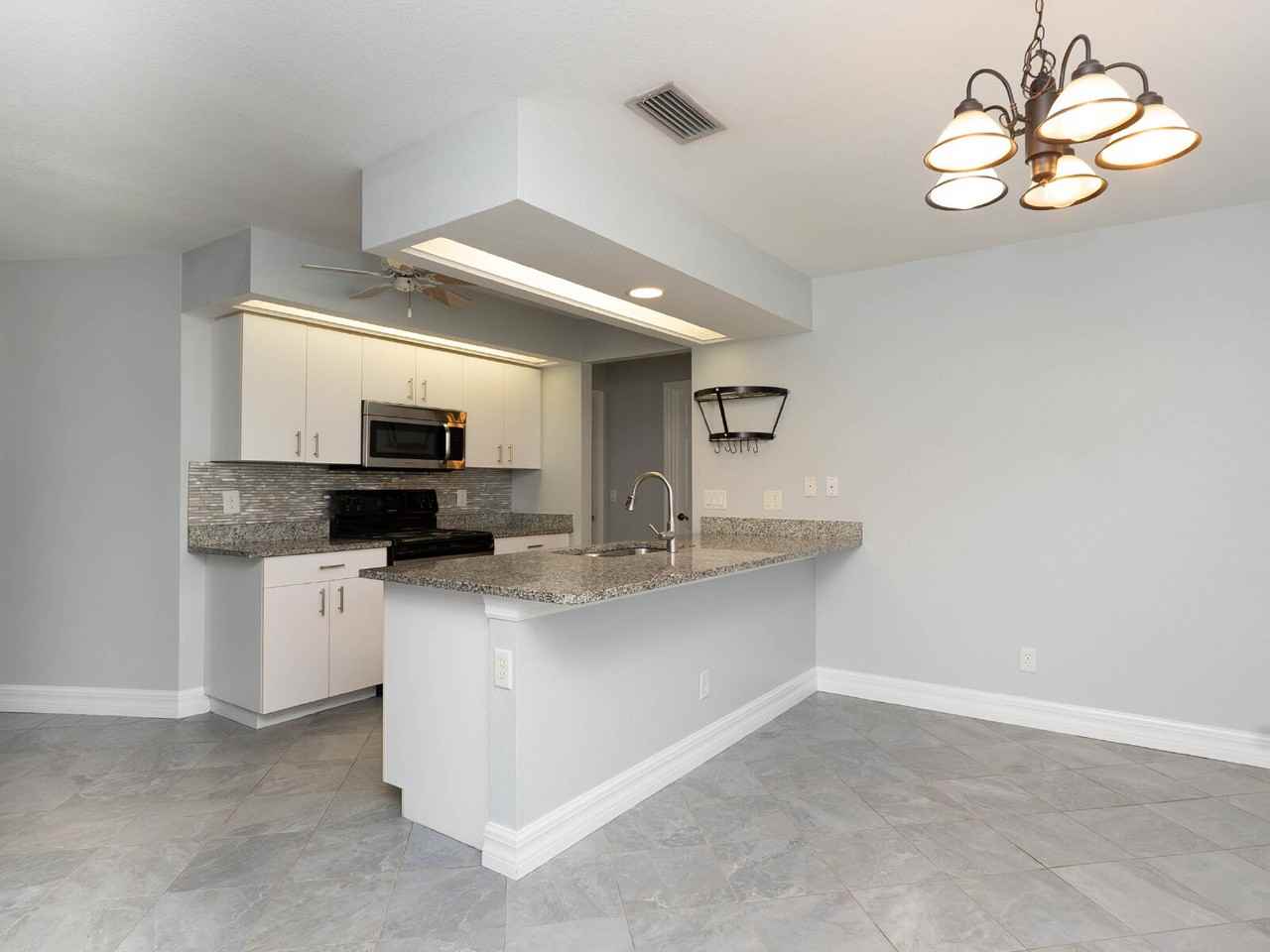 5569 Stephens Rd - Photo 3 of 29