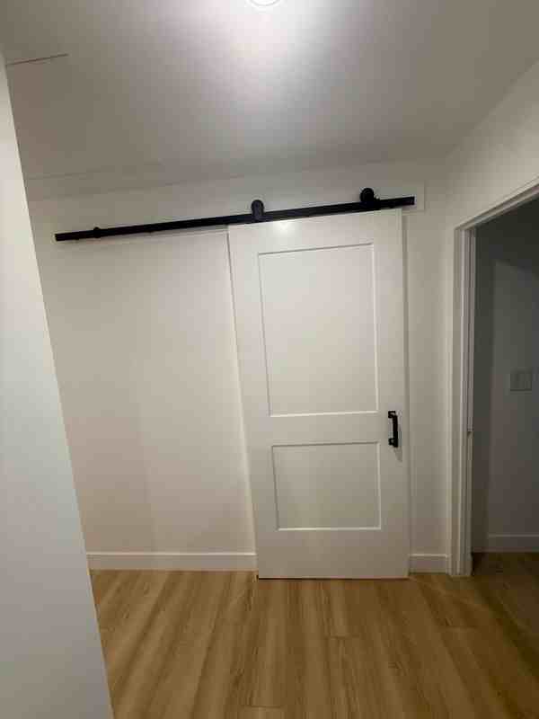 423 E Esther St - Photo 5 of 38