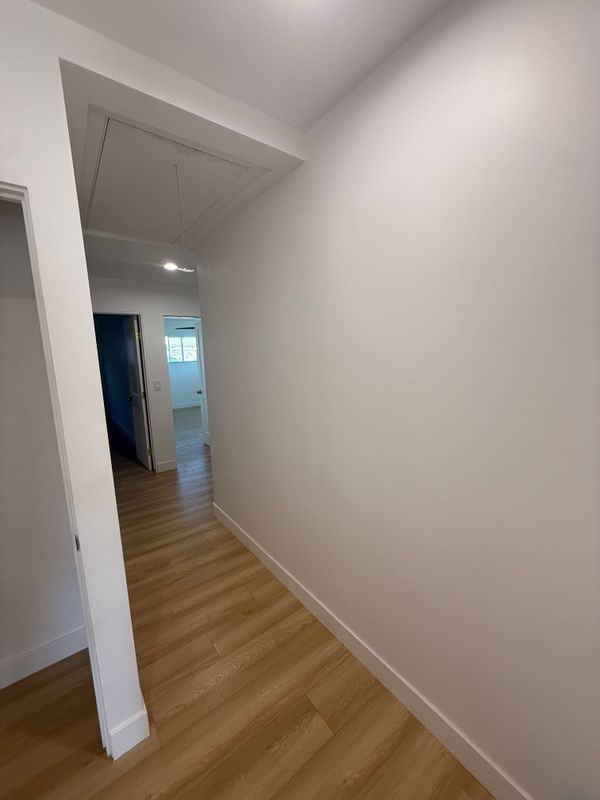 423 E Esther St - Photo 6 of 38