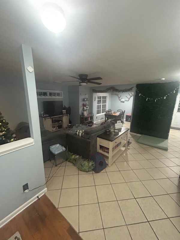 251 Margaret St - Photo 5 of 10