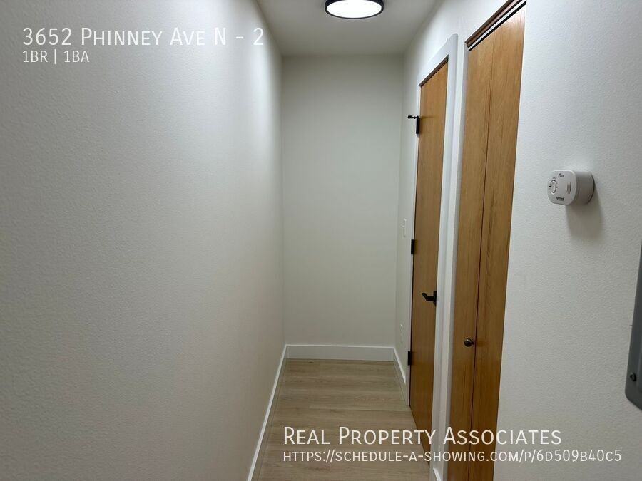 3652 Phinney Ave N #2 - Photo 6 of 12