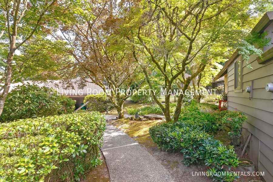 9809 Sw 49th Ave - Photo 2 of 15