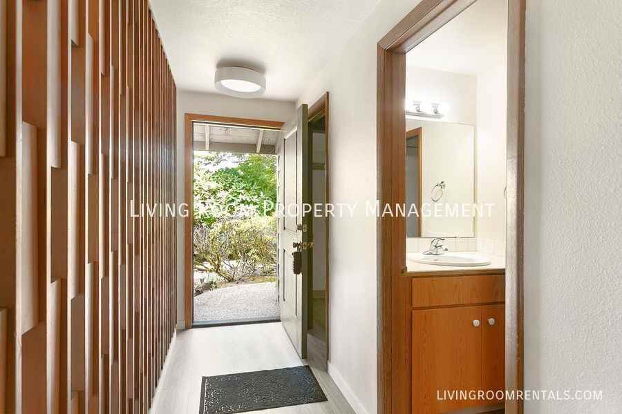 9809 Sw 49th Ave - Photo 3 of 15