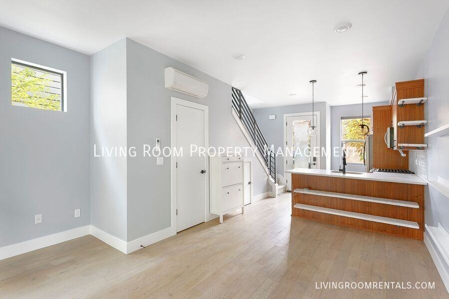 8622 N Edison St - Photo 2 of 31