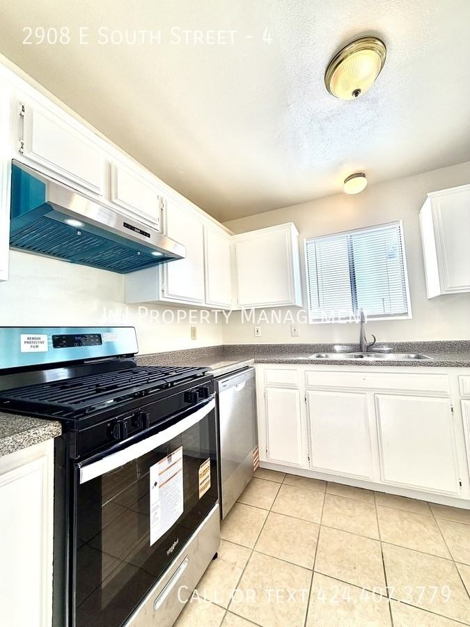 2908 E South St #4 - Photo 2 of 16