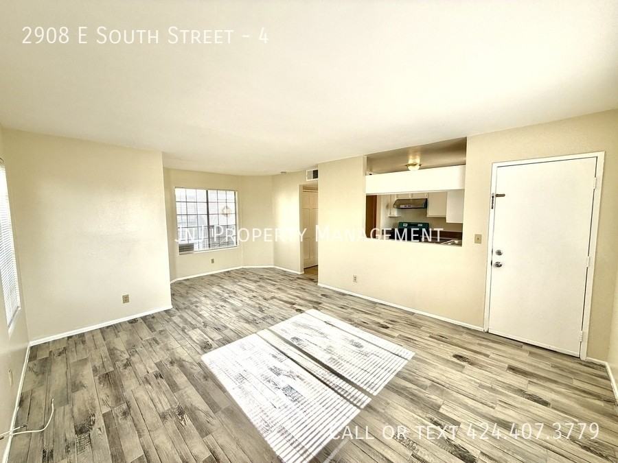 2908 E South St #4 - Photo 4 of 16