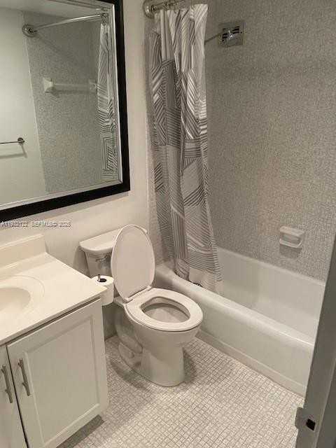 10185 Collins Ave #10185-321 - Photo 7 of 17