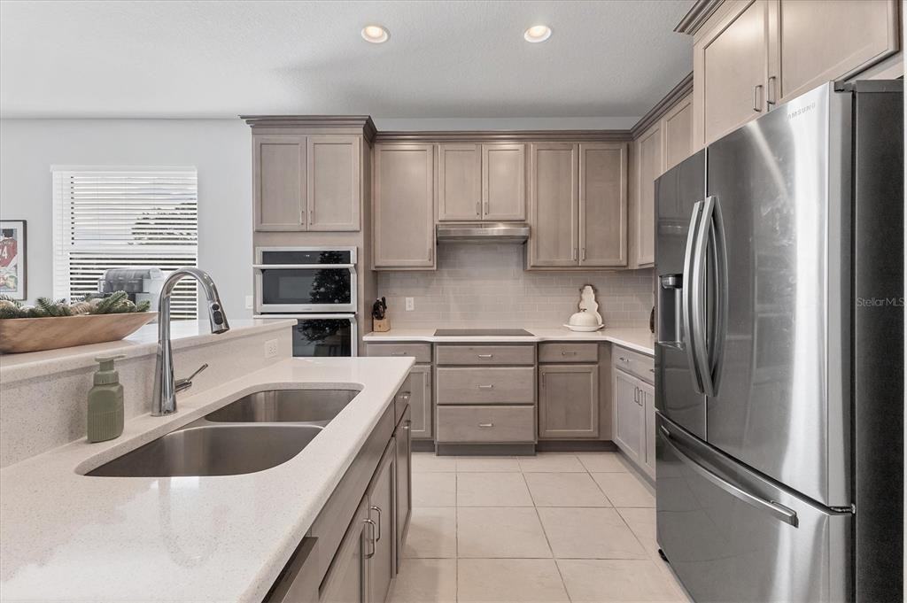 123 Okeeffe Cir #123 - Photo 3 of 39