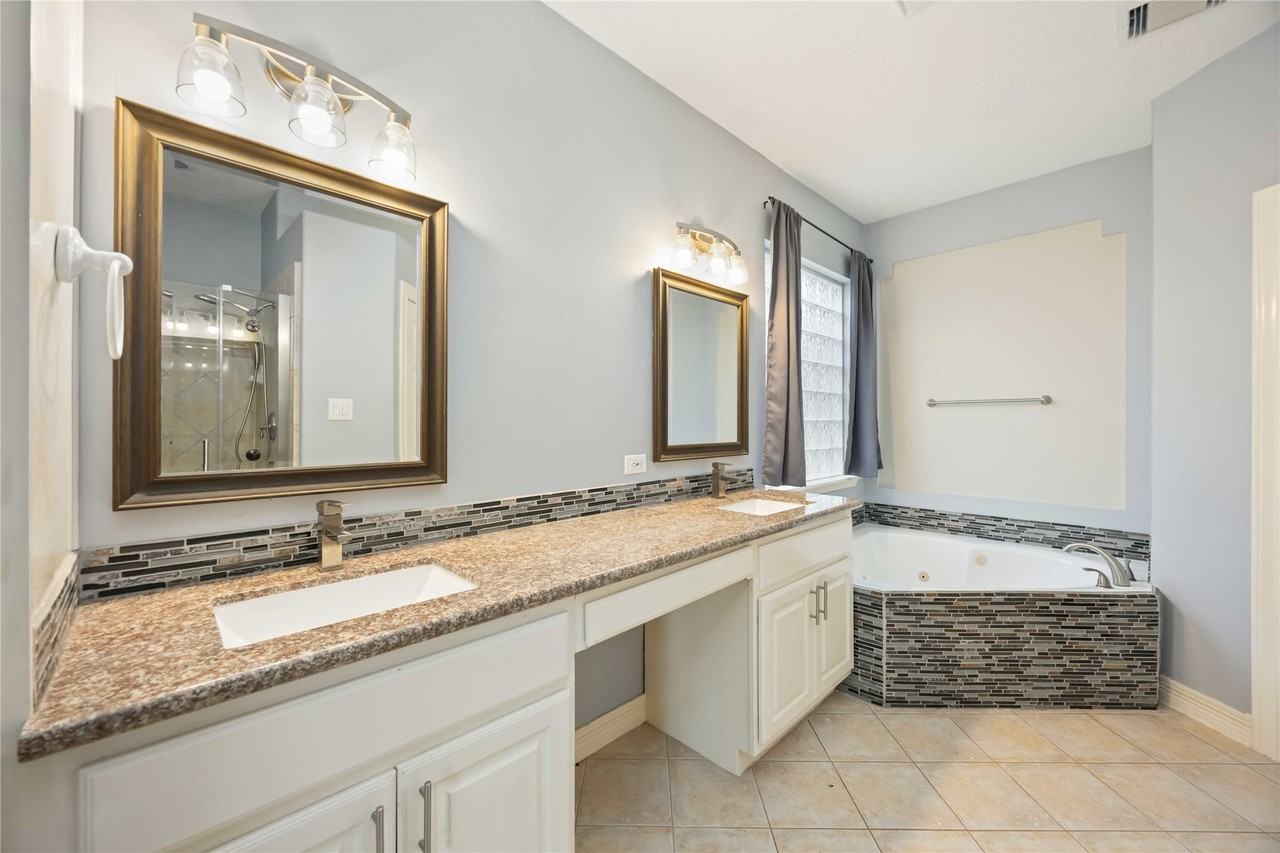 1402 Chapparal Xing #1402