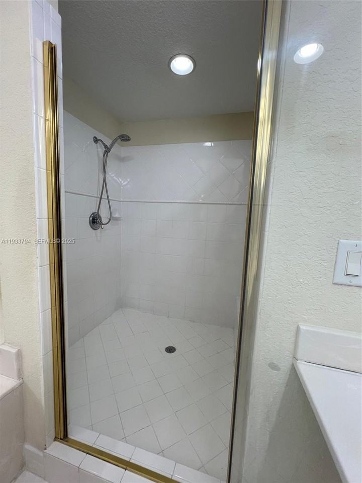 10710 Nw 66th St #10710-103 - Photo 5 of 20