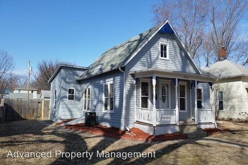 713 Pine St - Photo 2 of 25