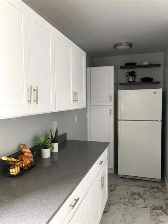 317 Lake Evelyn Dr #317 - Photo 4 of 21