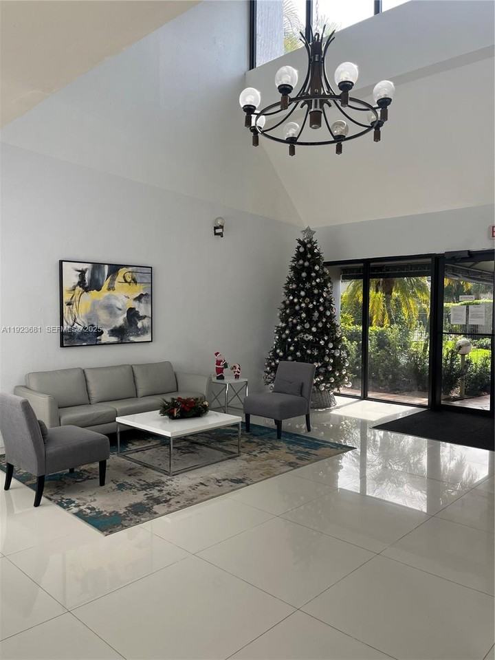 200 Lakeview Dr #200-311 - Photo 6 of 7