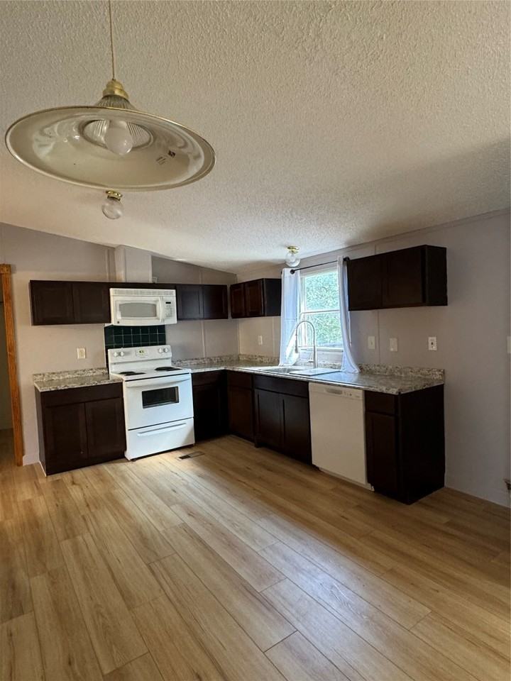 25009 Ranch Rd #25009 - Photo 3 of 12