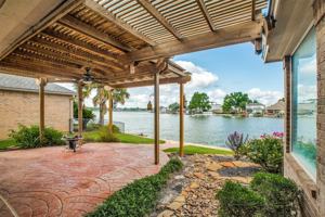 featured image of 13661 Lakeside Place Dr #13661