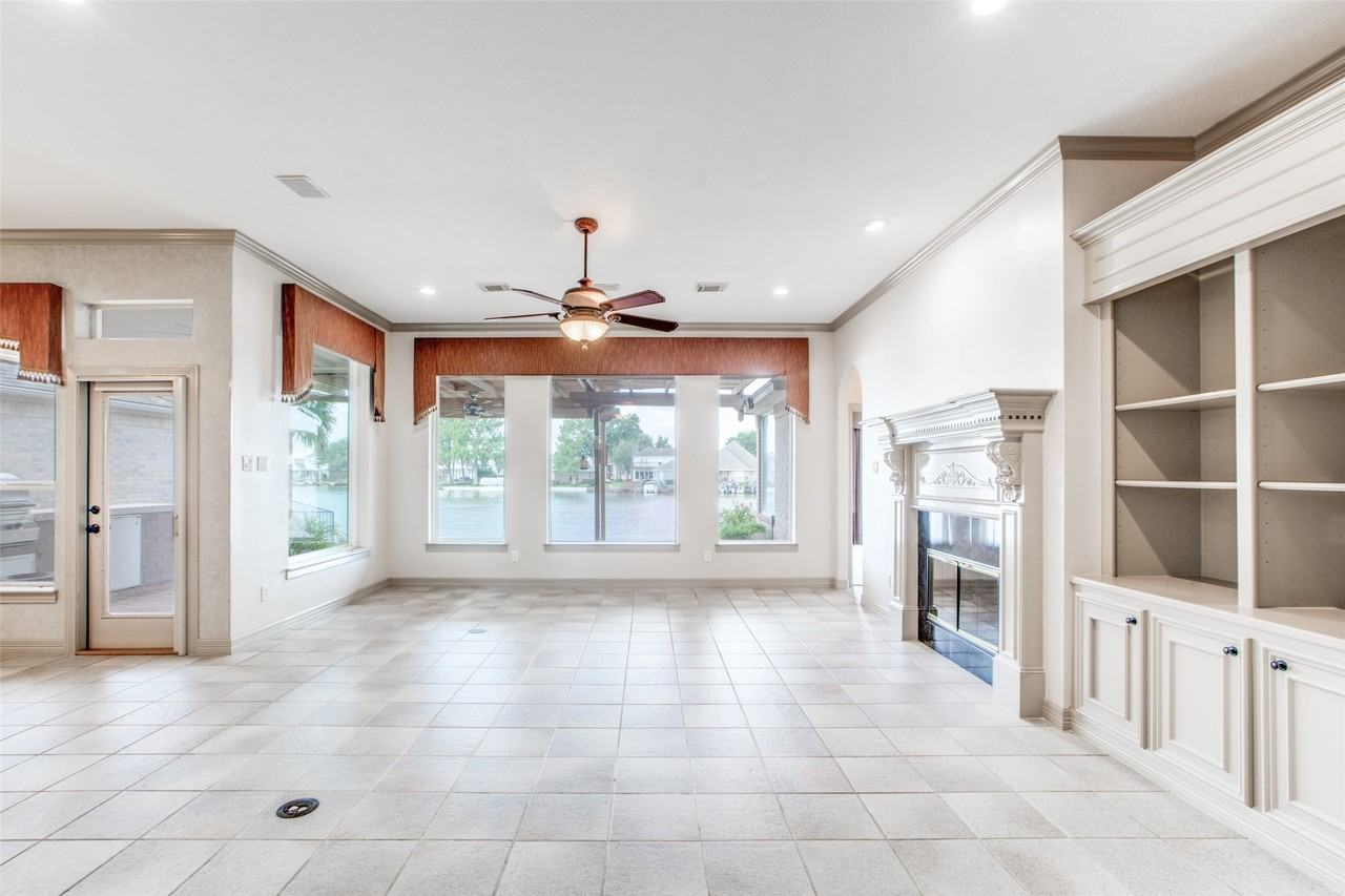 13661 Lakeside Place Dr #13661 - Photo 2 of 35