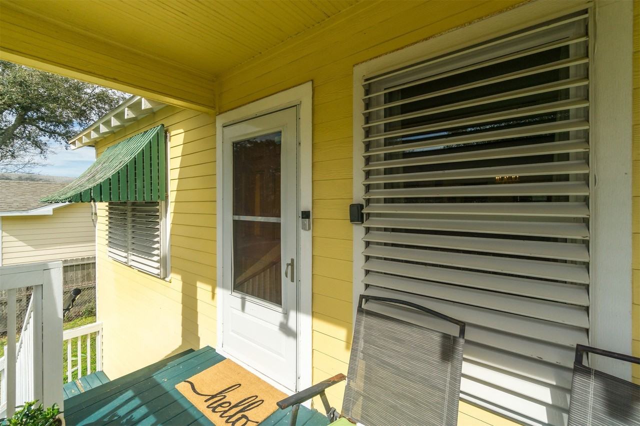 3602 Avenue Q 1/2 #3602UP - Photo 2 of 11