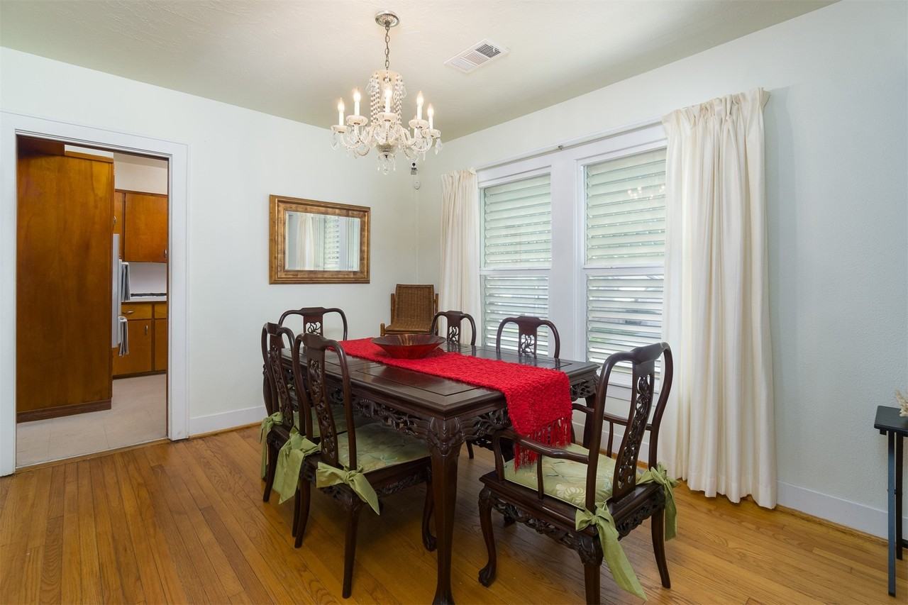 3602 Avenue Q 1/2 #3602UP - Photo 4 of 11