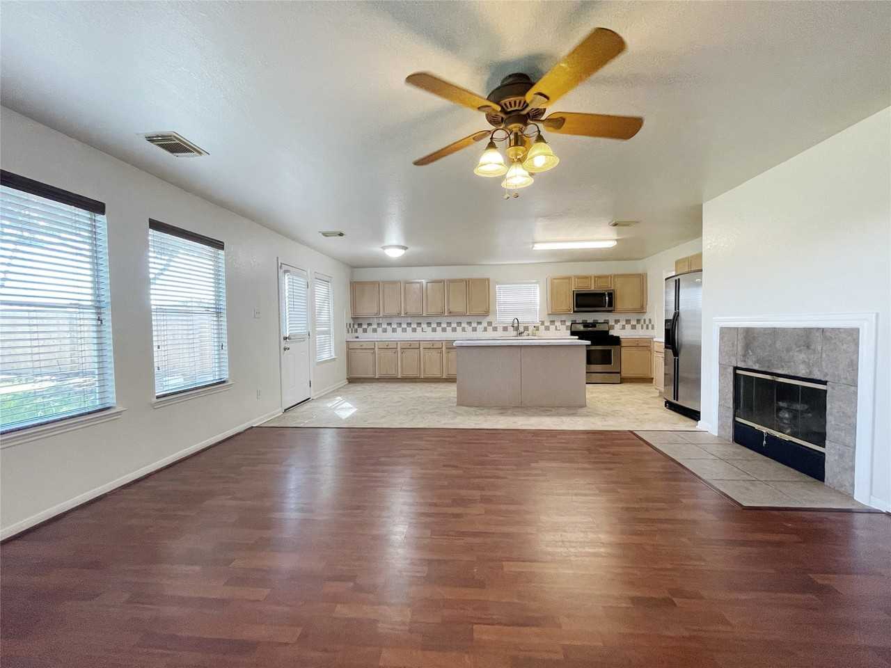 15723 Crooked Arrow Dr #15723 - Photo 6 of 26