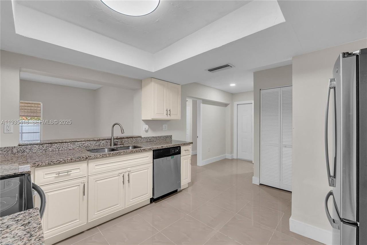 8400 Nw 25th St #8400 - Photo 4 of 14